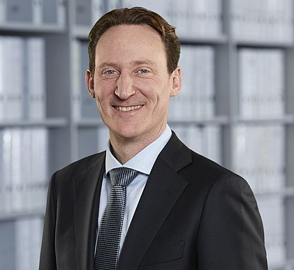 Dr Dennis Voigt